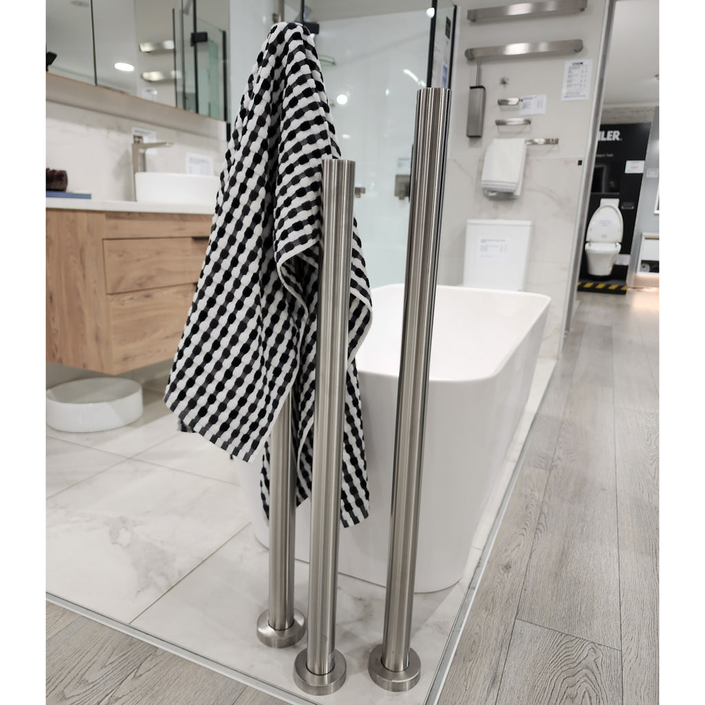 code-pure-freestanding-heated-towel-rail-900